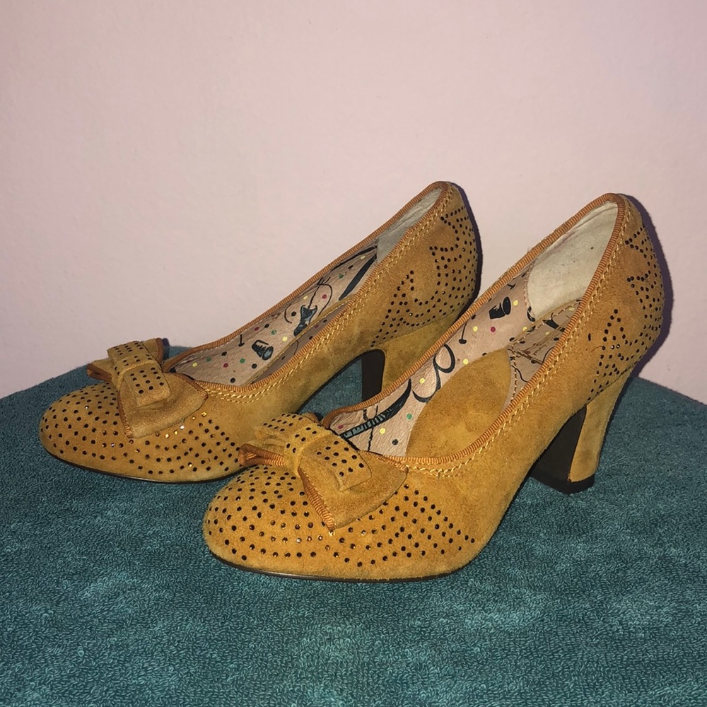 miss L-Fire mustard suede pumps with crystals.